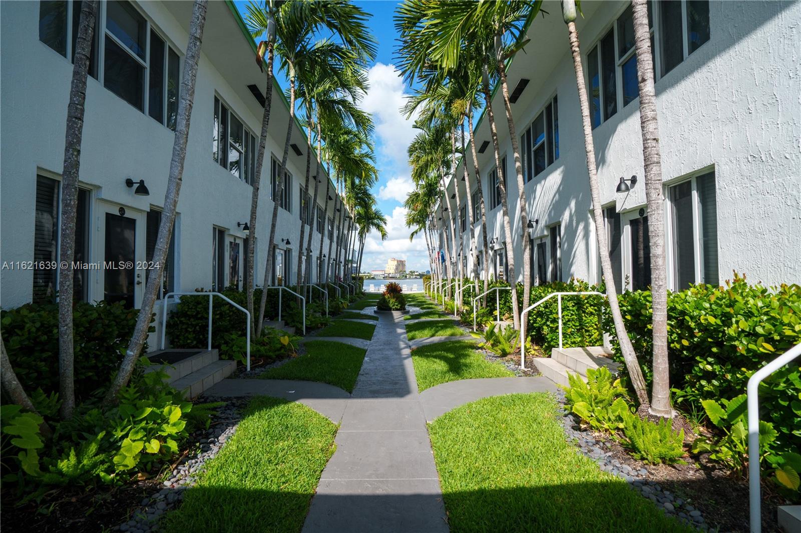 BAYVIEW TOWNHOMES CONDO - Residential Lease