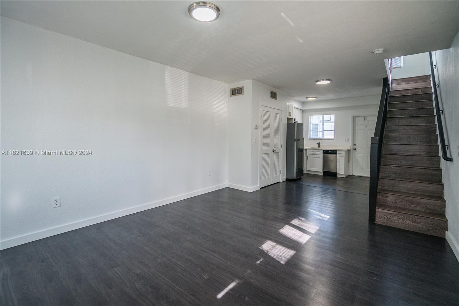 BAYVIEW TOWNHOMES CONDO - Residential Lease