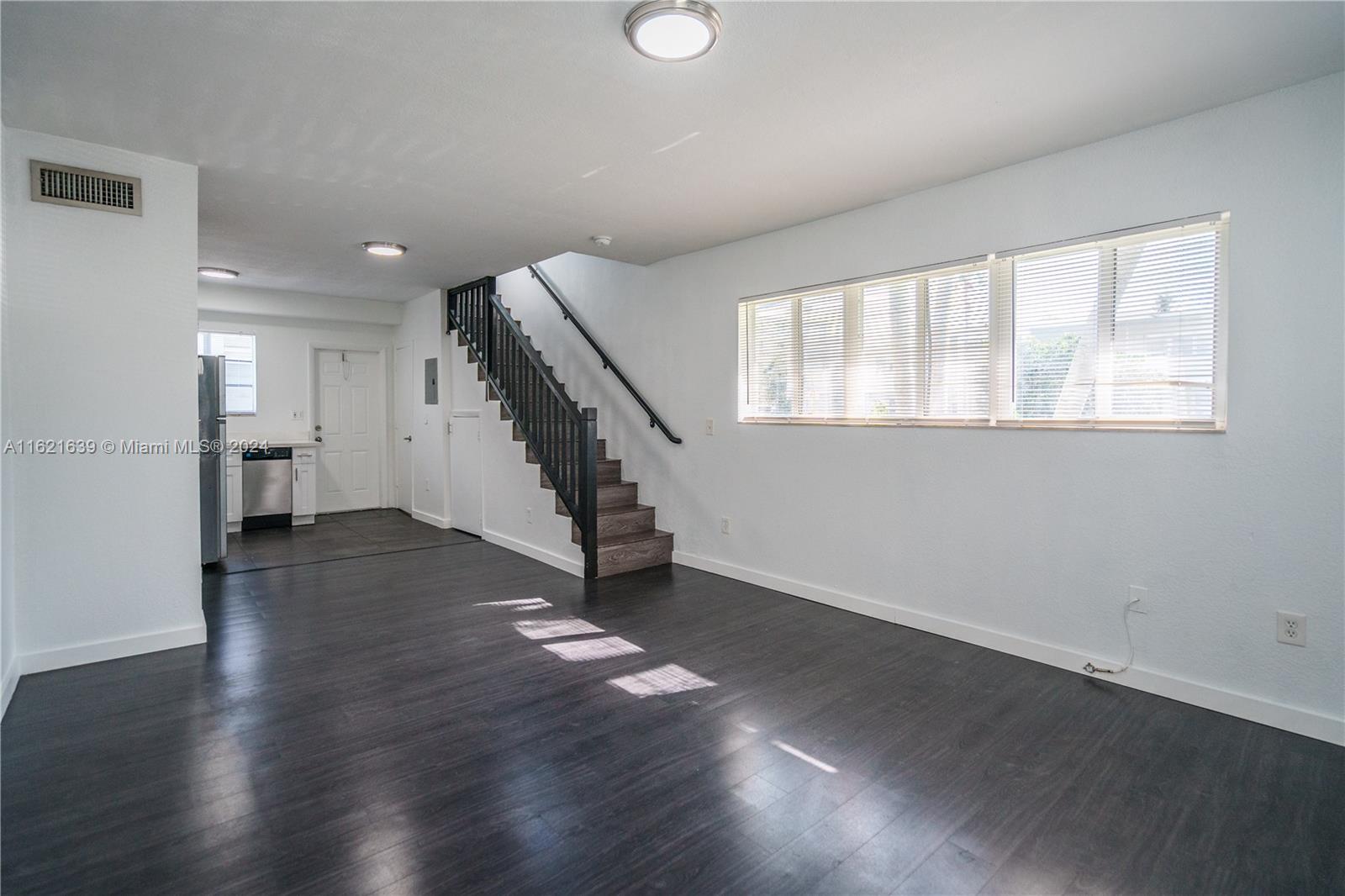BAYVIEW TOWNHOMES CONDO - Residential Lease