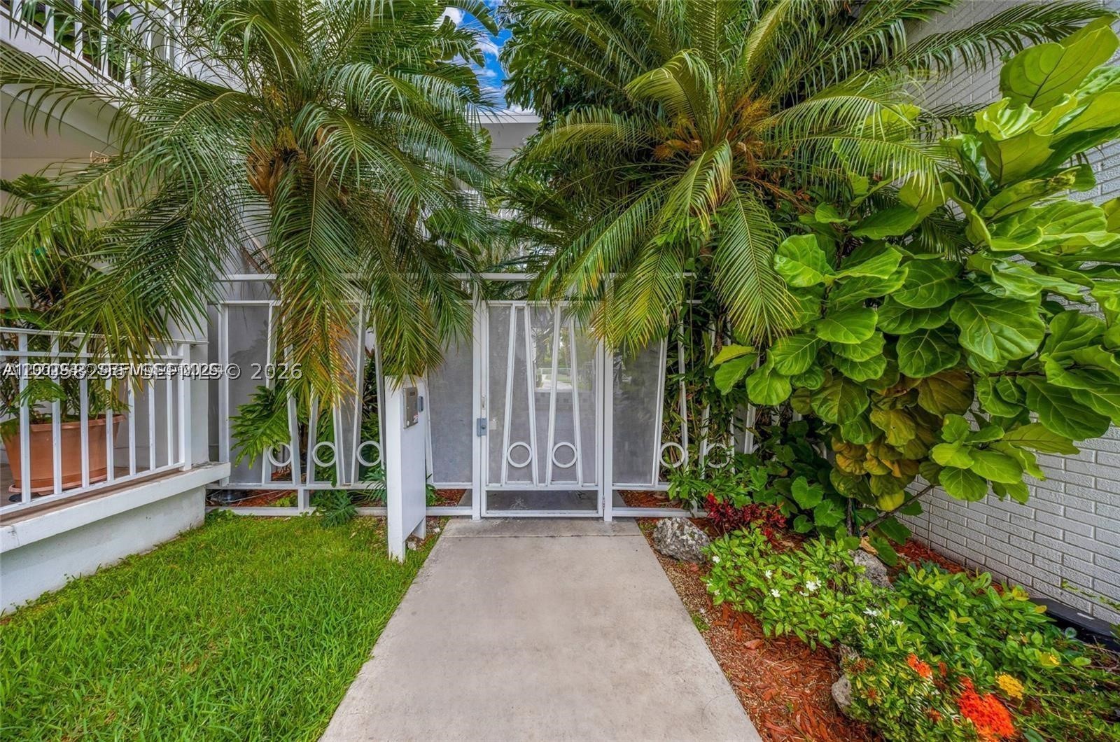 LIDO BAY MANOR - Residential