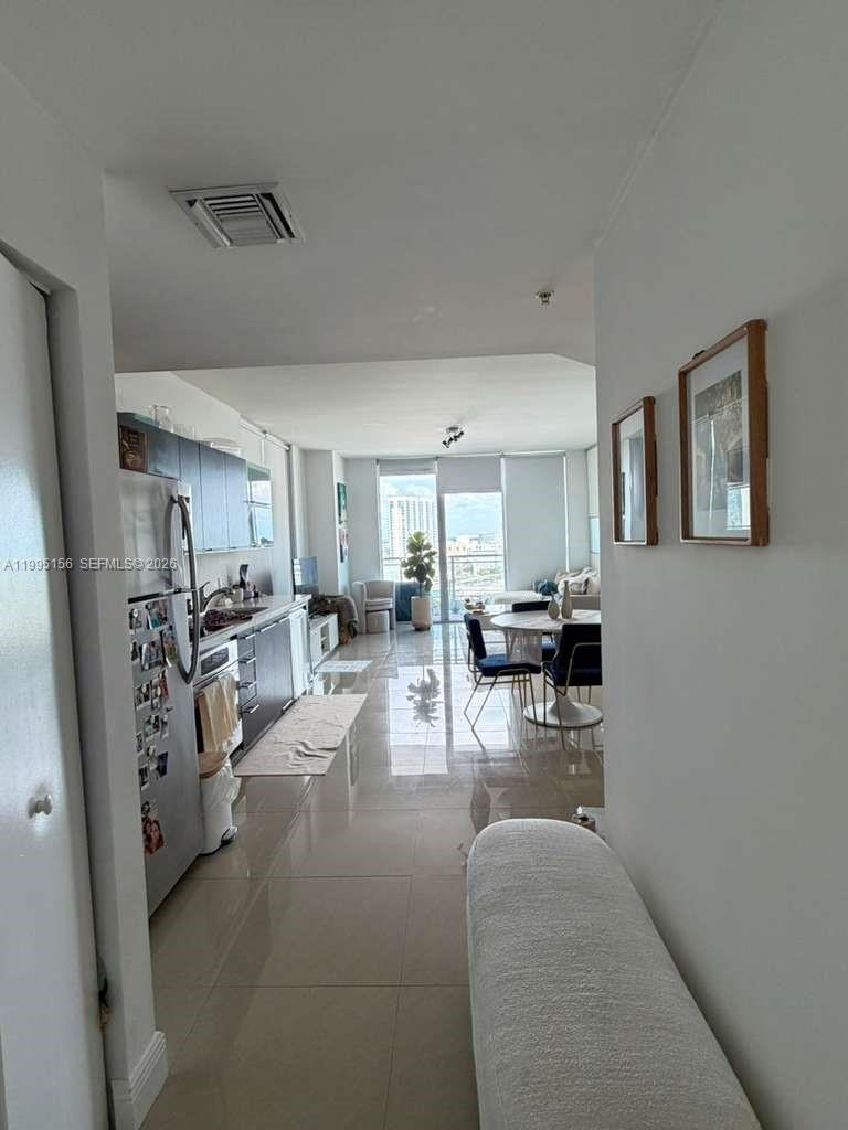 THE IVY CONDO - Residential