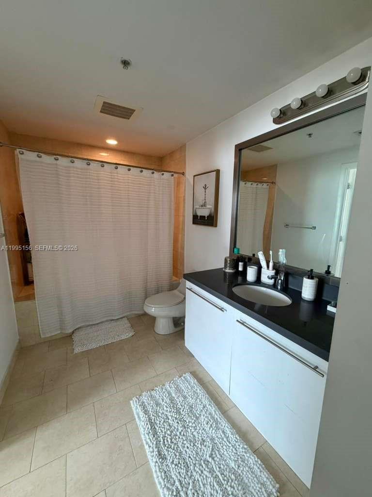 THE IVY CONDO - Residential