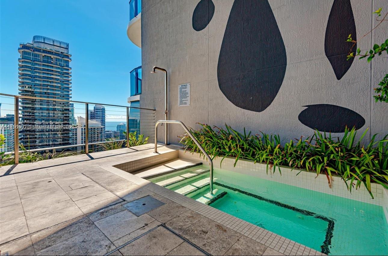 801 SMA RESIDENCES CONDO - Residential
