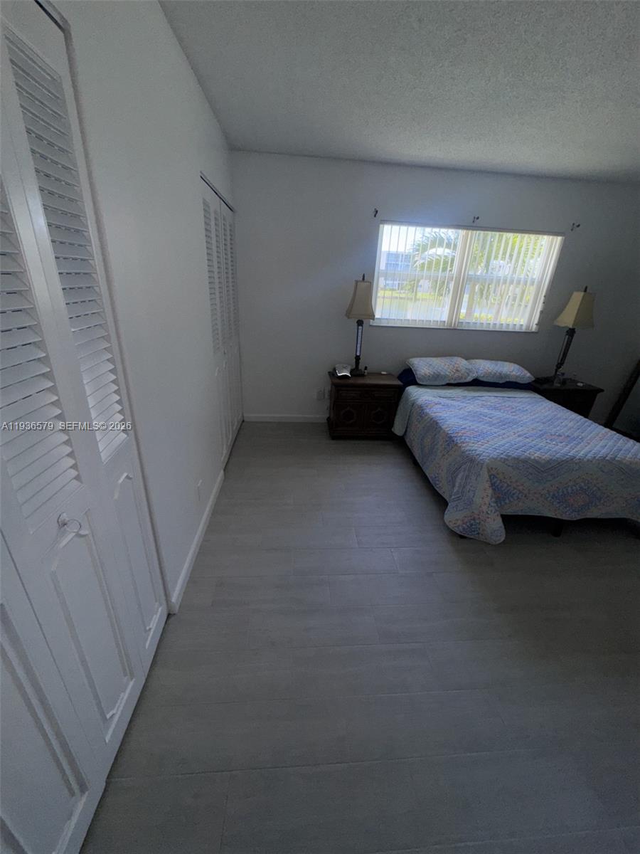 MEADOWBROOK LAKES CONDO - Residential