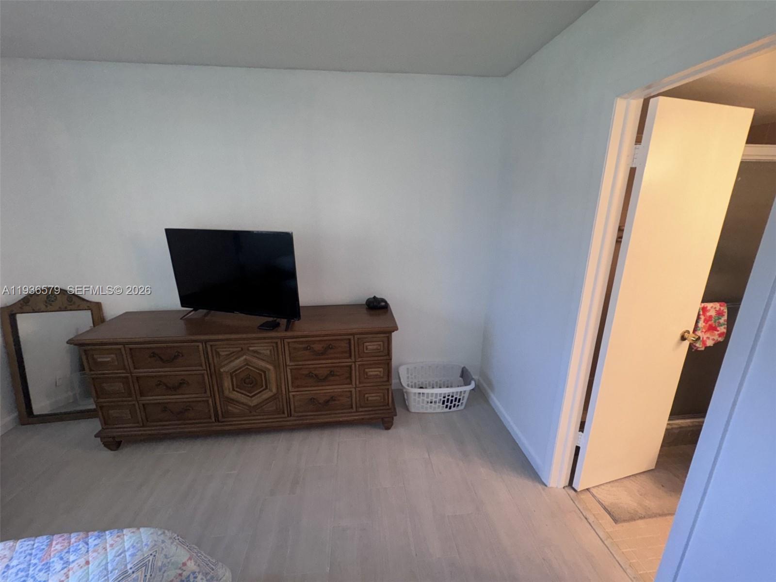 MEADOWBROOK LAKES CONDO - Residential