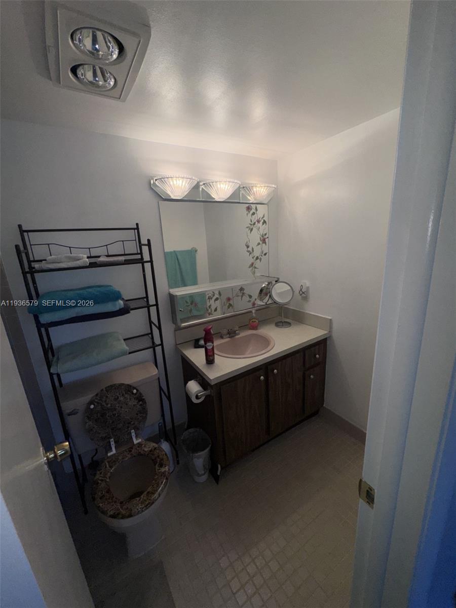 MEADOWBROOK LAKES CONDO - Residential