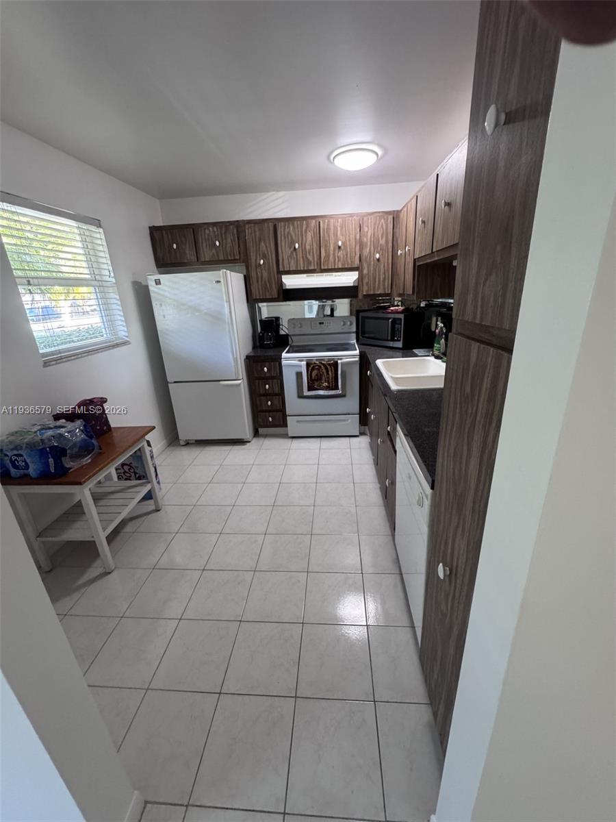 MEADOWBROOK LAKES CONDO - Residential