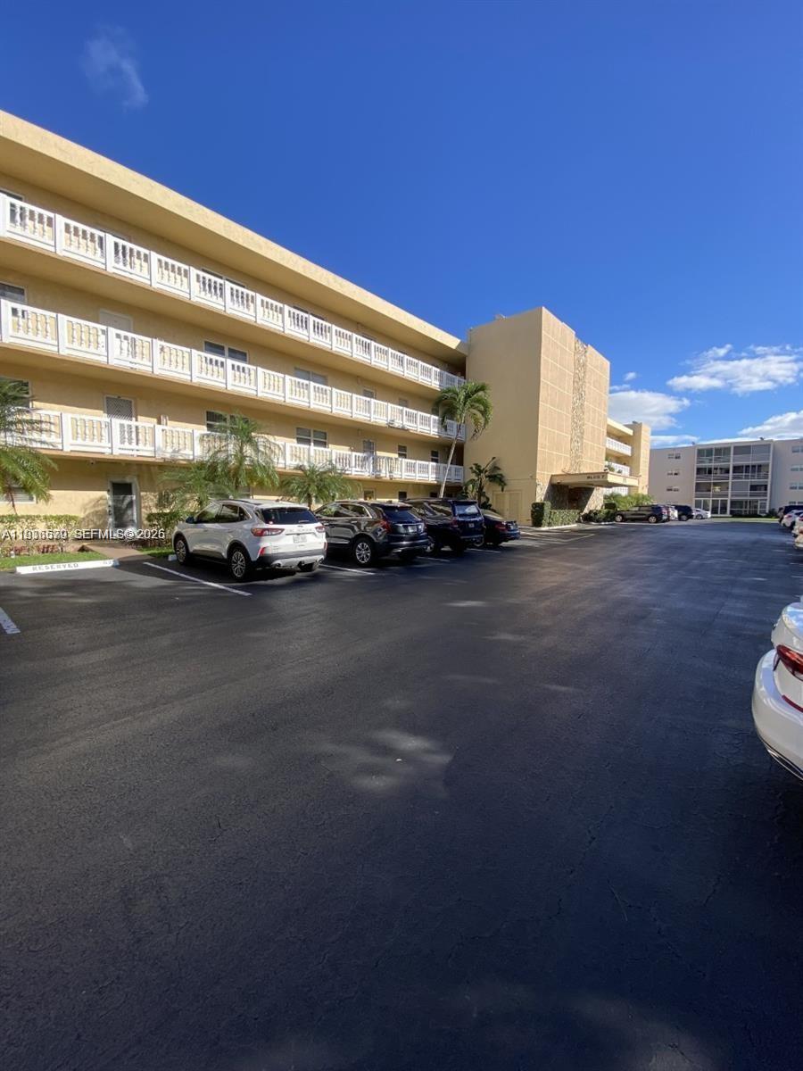 Just reduce!!!  Great Location, East of US 1, Beach minutes away. This is a great 2 bedroom Unit with new tile floors.
Amazing Pool View.. Pool is conveniently located right outside your back screened-in porch. Parking right in front of this Unit. Lots of closet space and large rooms. Located close to I-95 and Fort Lauderdale Airport. This unit is complete and offers a nice community with everything at your fingertips. Just coming on the market and not expected to last.  Schedule a showing for your fussiest buyers, this one won't disappoint!