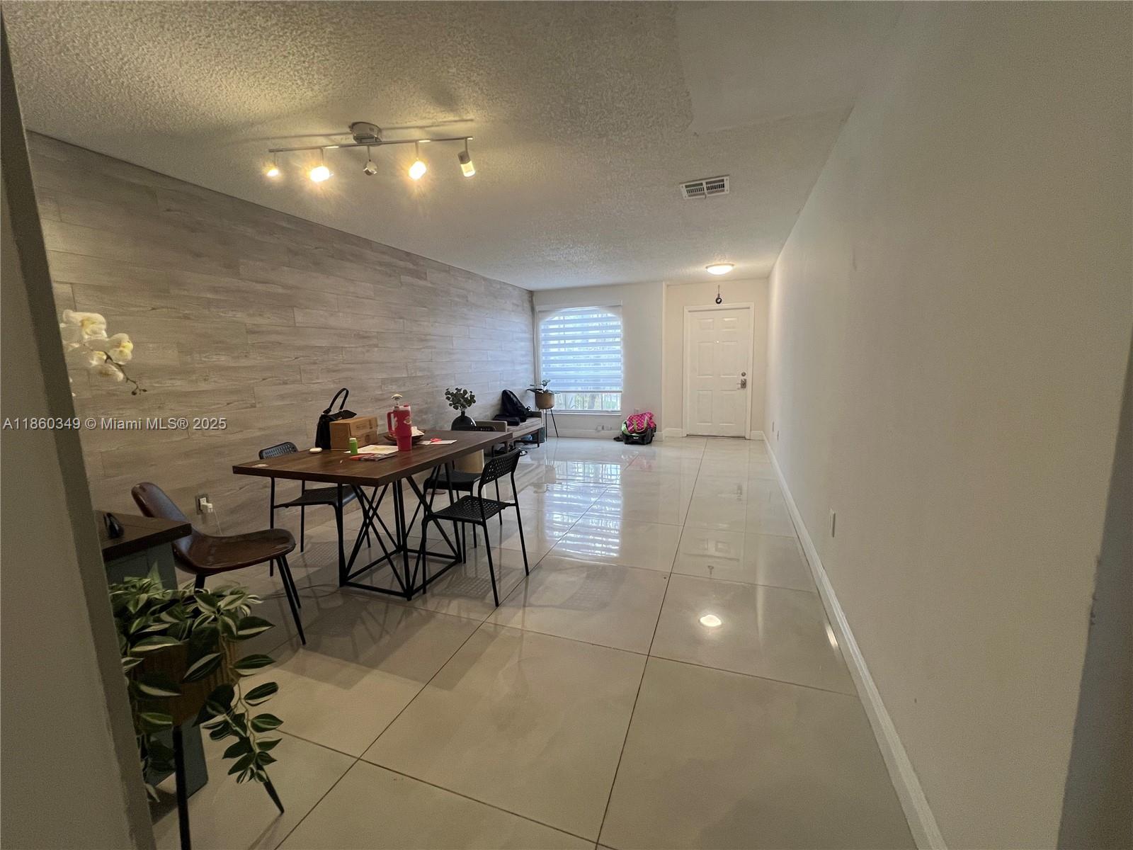 DORAL LANDINGS TOWNHOMES - Residential