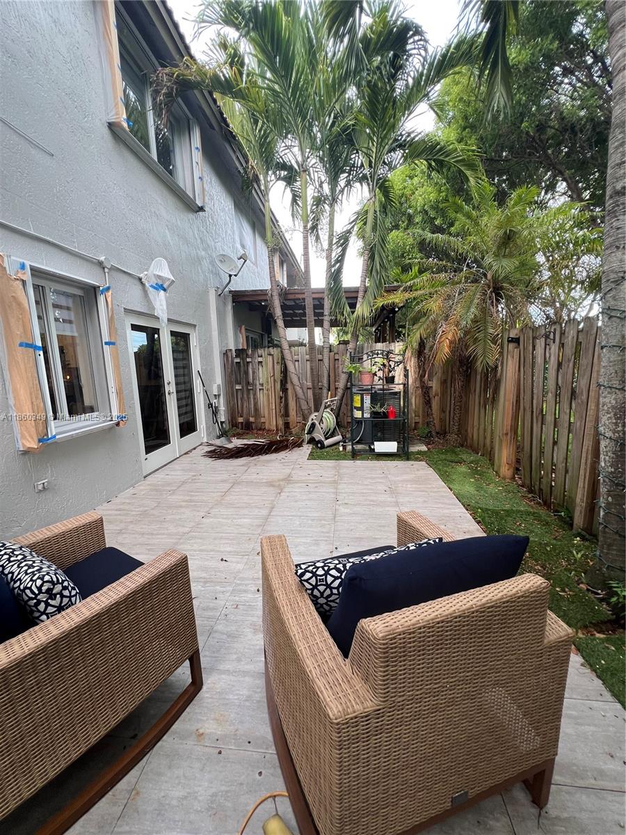 DORAL LANDINGS TOWNHOMES - Residential