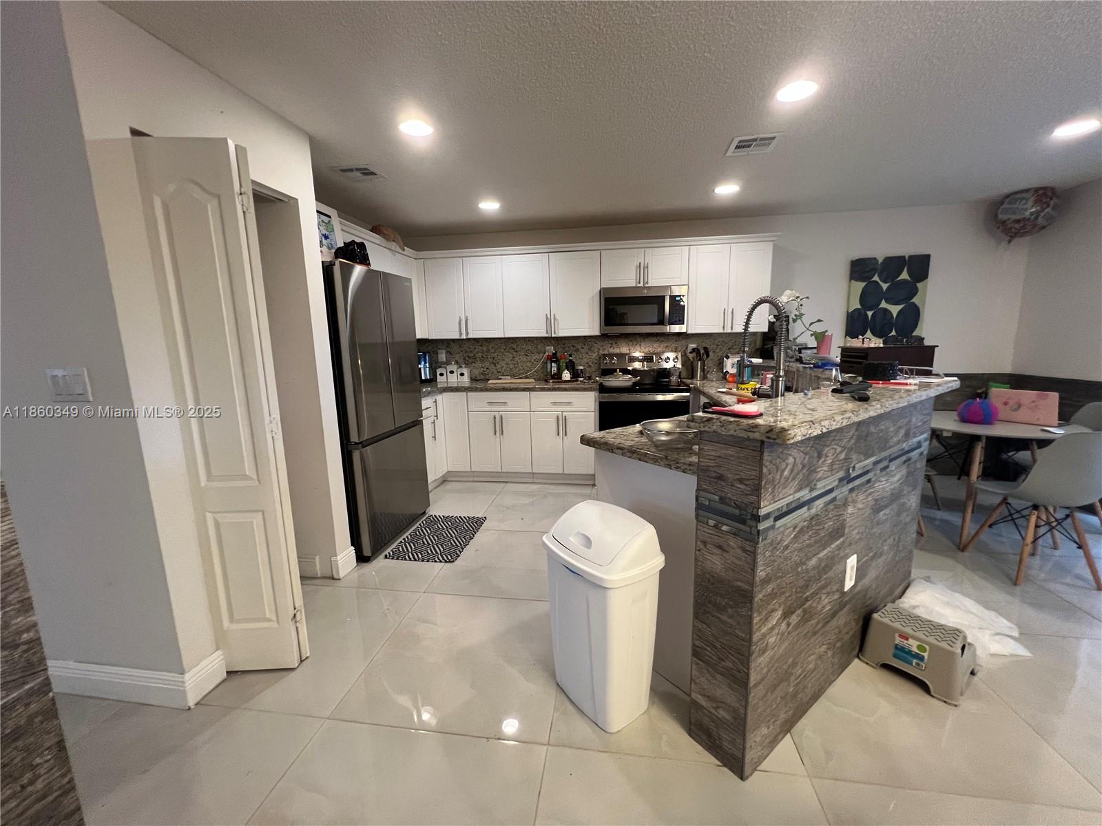 DORAL LANDINGS TOWNHOMES - Residential