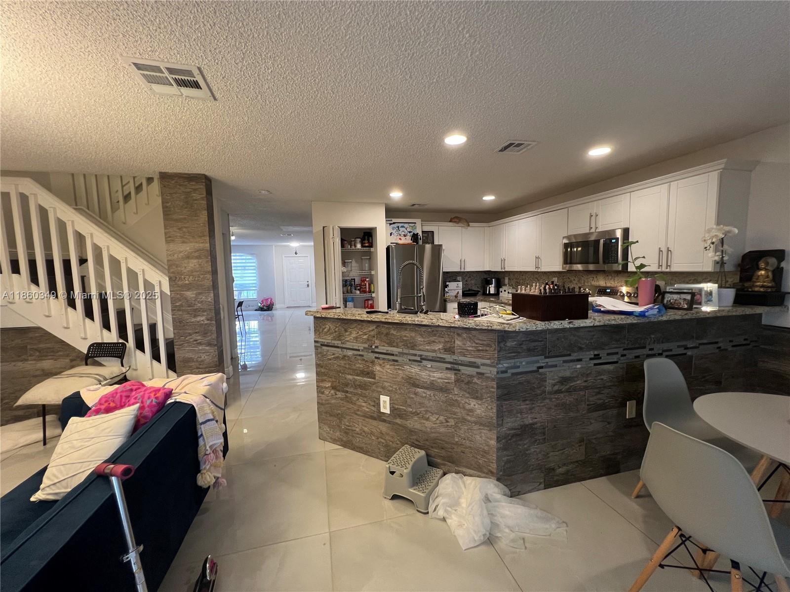 DORAL LANDINGS TOWNHOMES - Residential