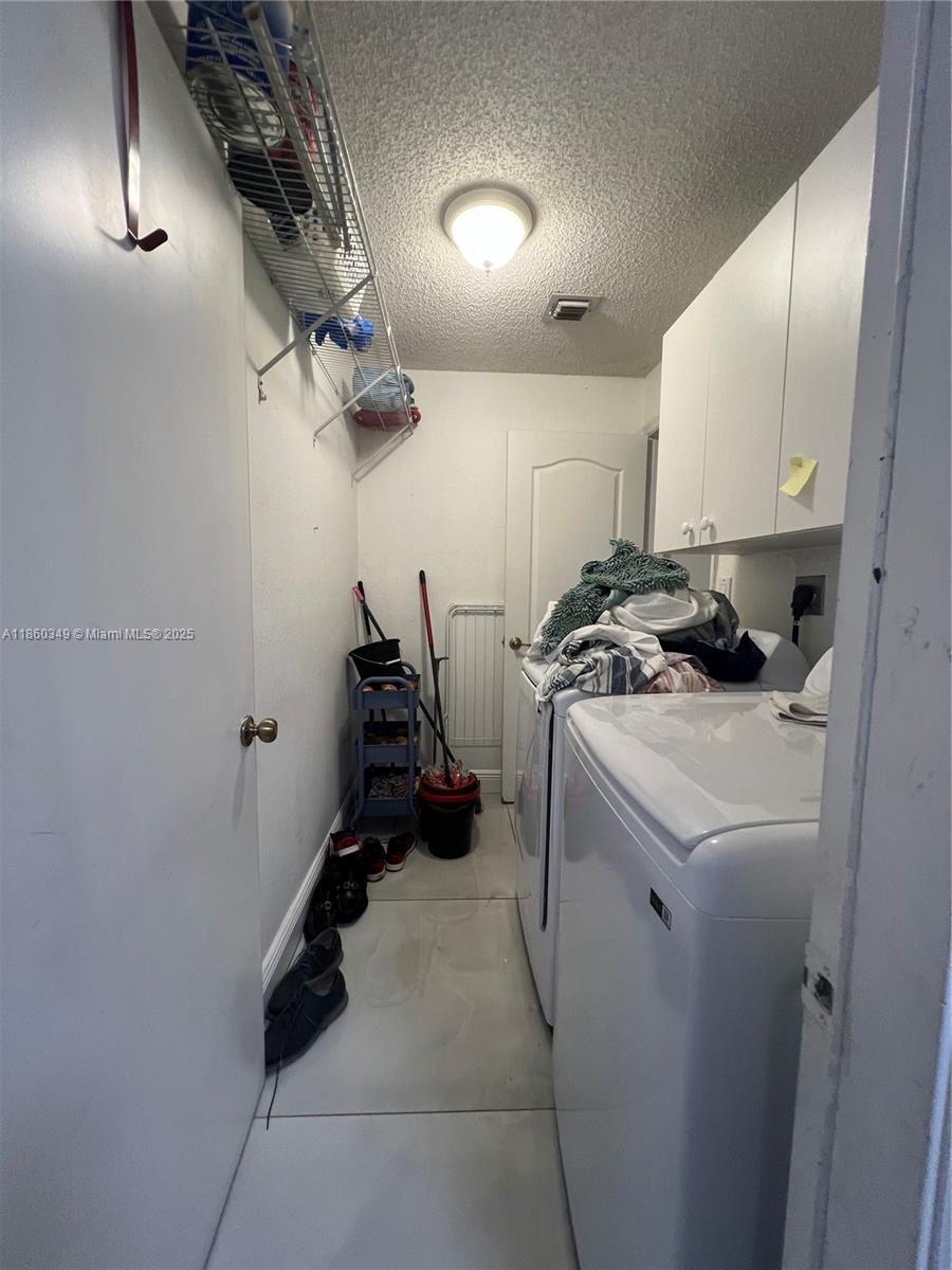 DORAL LANDINGS TOWNHOMES - Residential