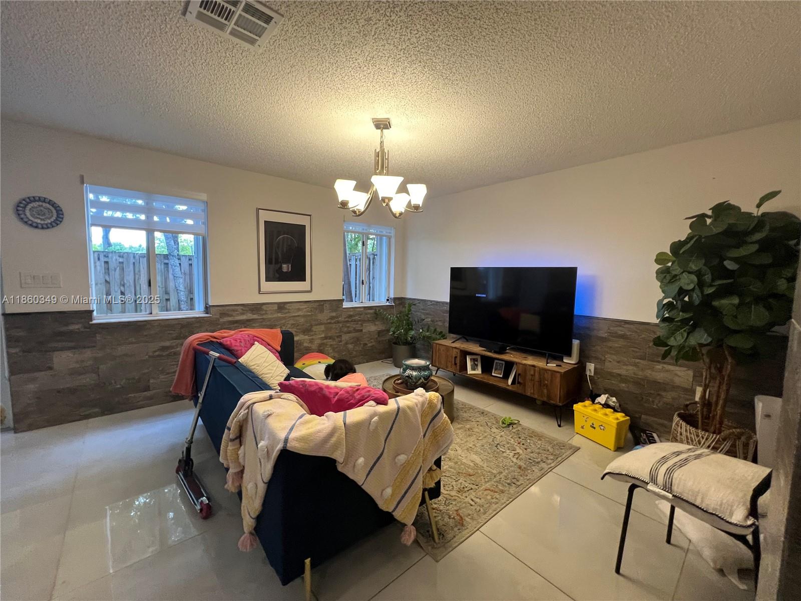 DORAL LANDINGS TOWNHOMES - Residential