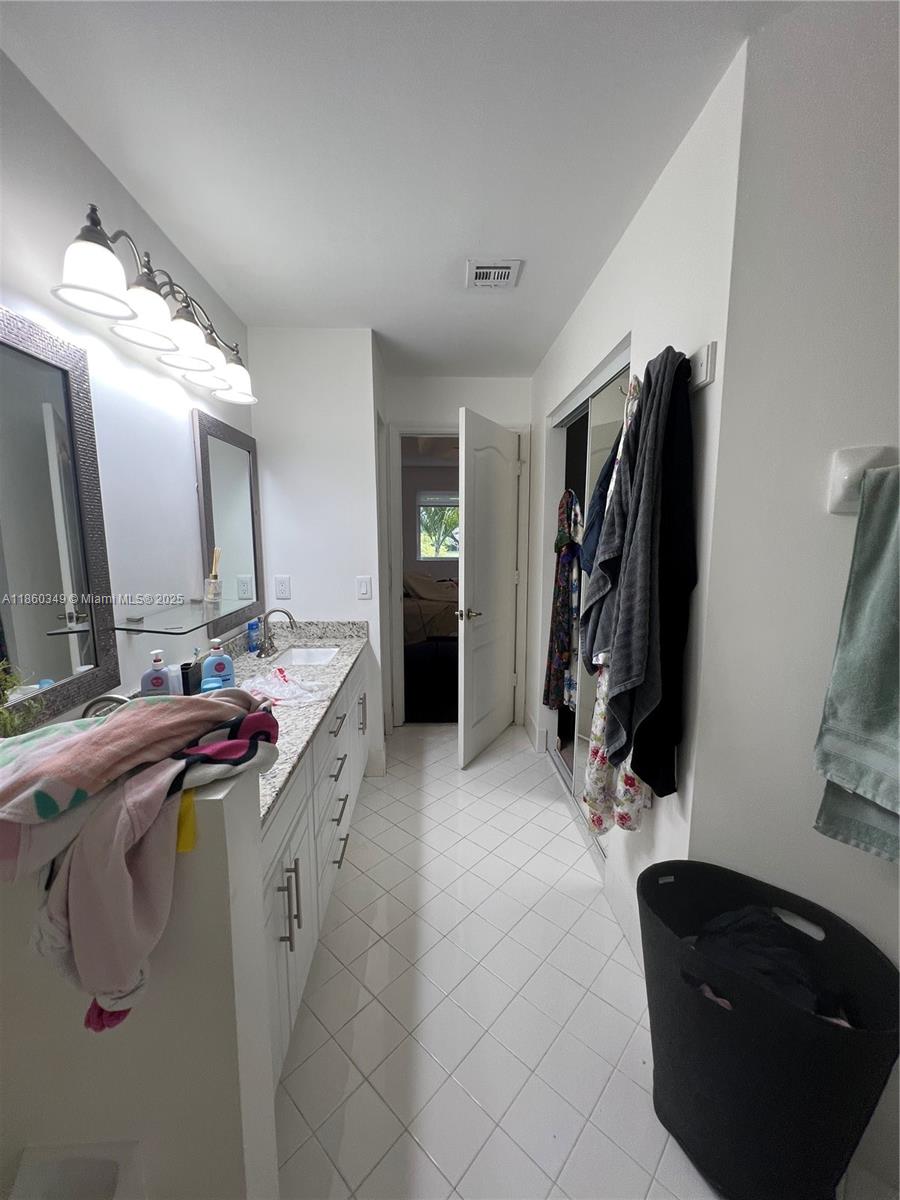 DORAL LANDINGS TOWNHOMES - Residential