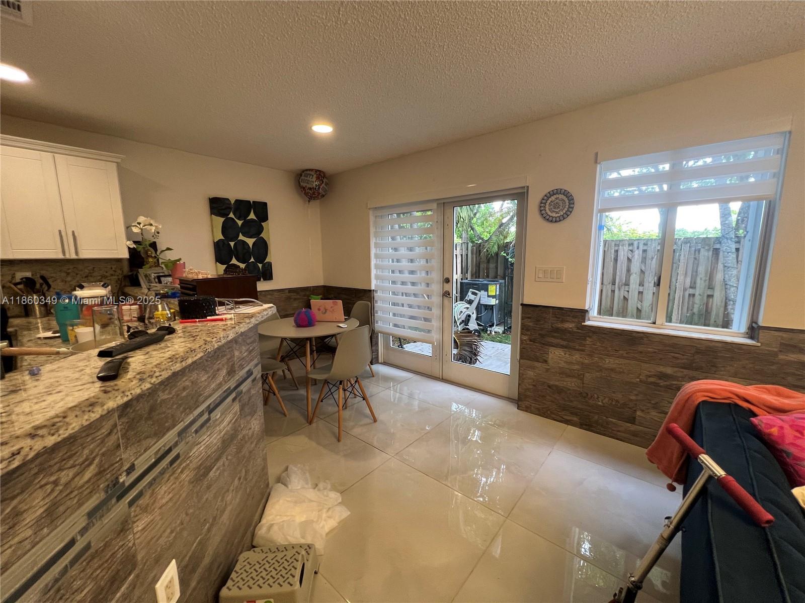 DORAL LANDINGS TOWNHOMES - Residential