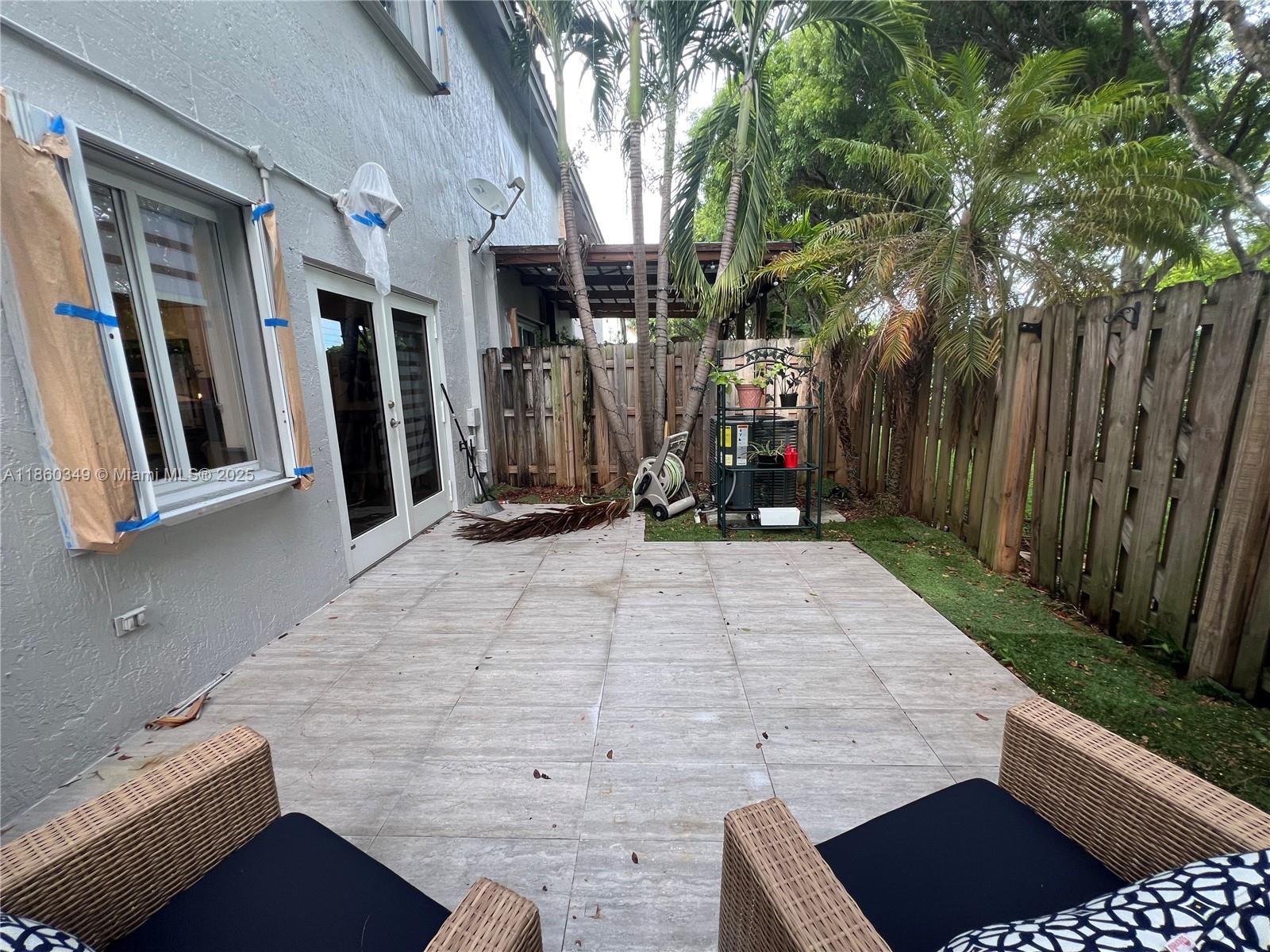 DORAL LANDINGS TOWNHOMES - Residential