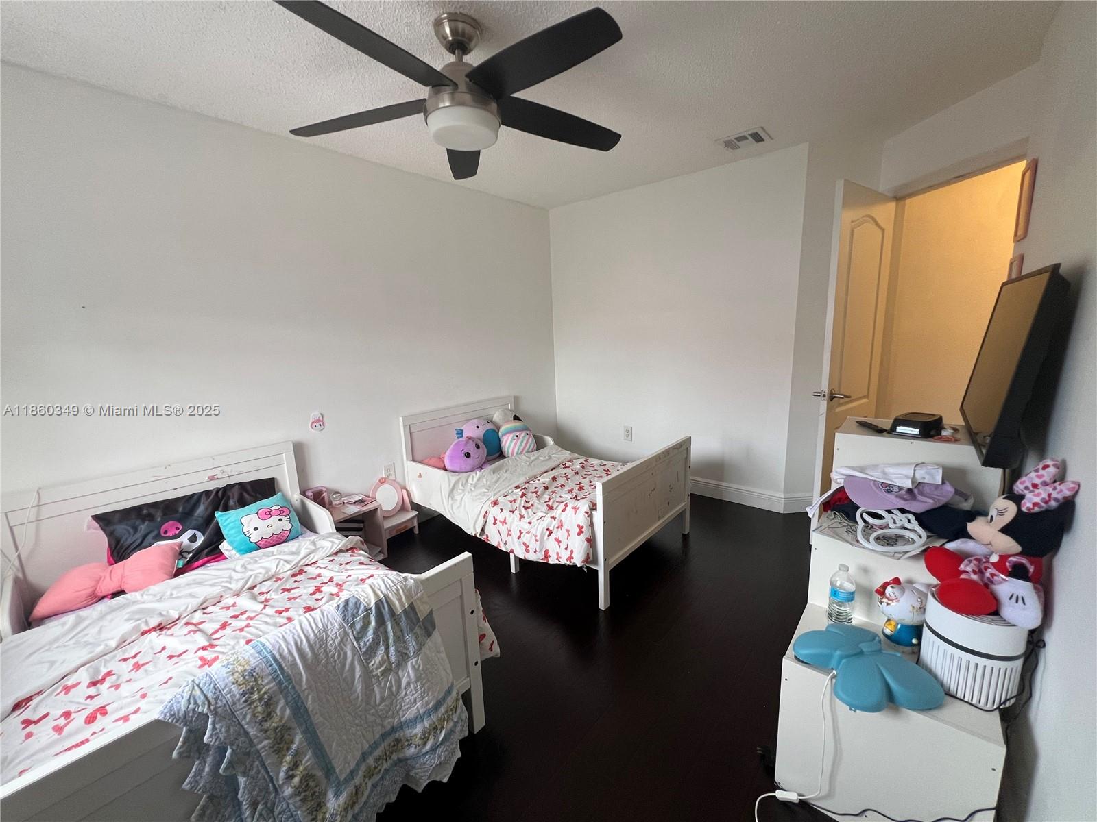 DORAL LANDINGS TOWNHOMES - Residential