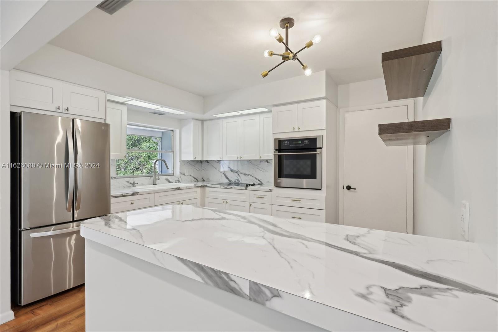 HOLLYWOOD LITTLE RANCHES - Residential