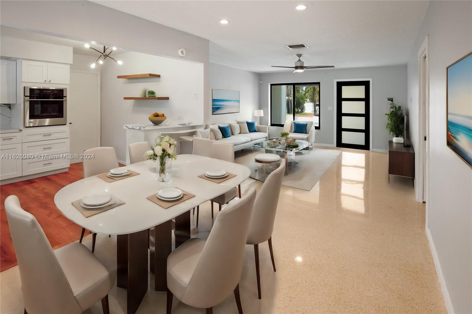 HOLLYWOOD LITTLE RANCHES - Residential