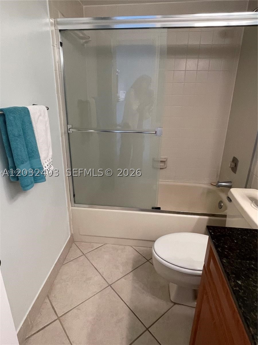 LAKE EMERALD CONDOMINIUM - Residential