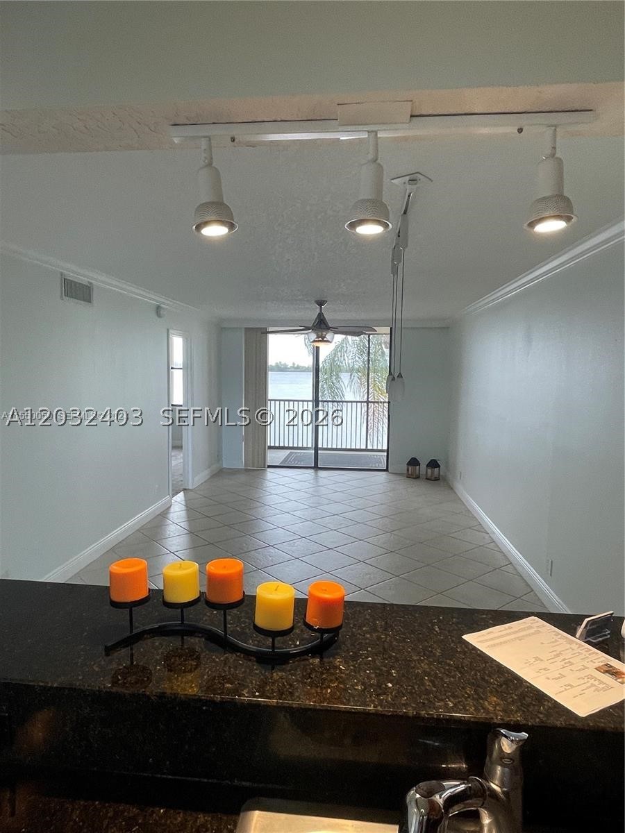 LAKE EMERALD CONDOMINIUM - Residential