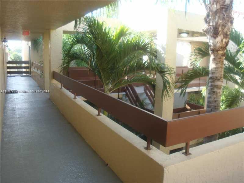 KENLAND POINTE CONDO IV - Residential Lease