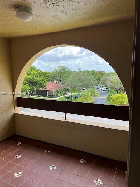 KENLAND POINTE CONDO IV - Residential Lease