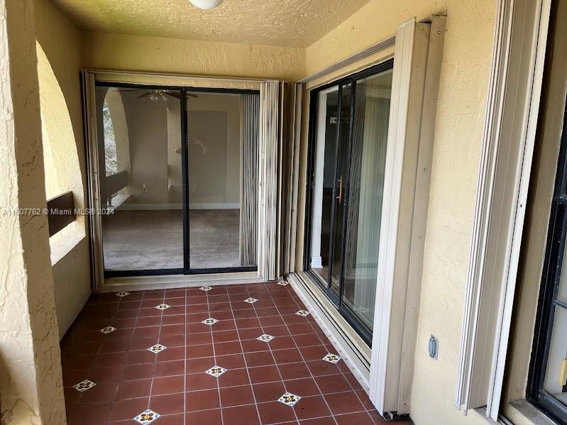 KENLAND POINTE CONDO IV - Residential Lease
