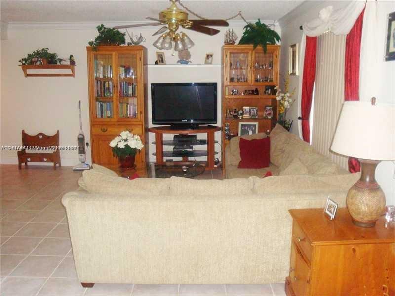 KENLAND POINTE CONDO IV - Residential Lease