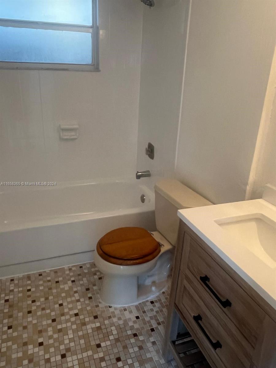 DELKUS TOWERS CONDO - Residential Lease