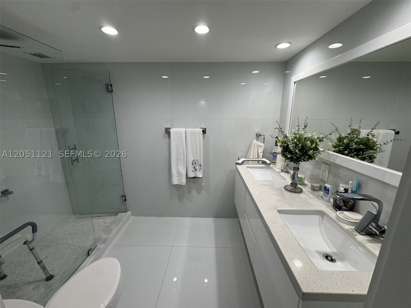 MALAGA TOWERS CONDO - Residential