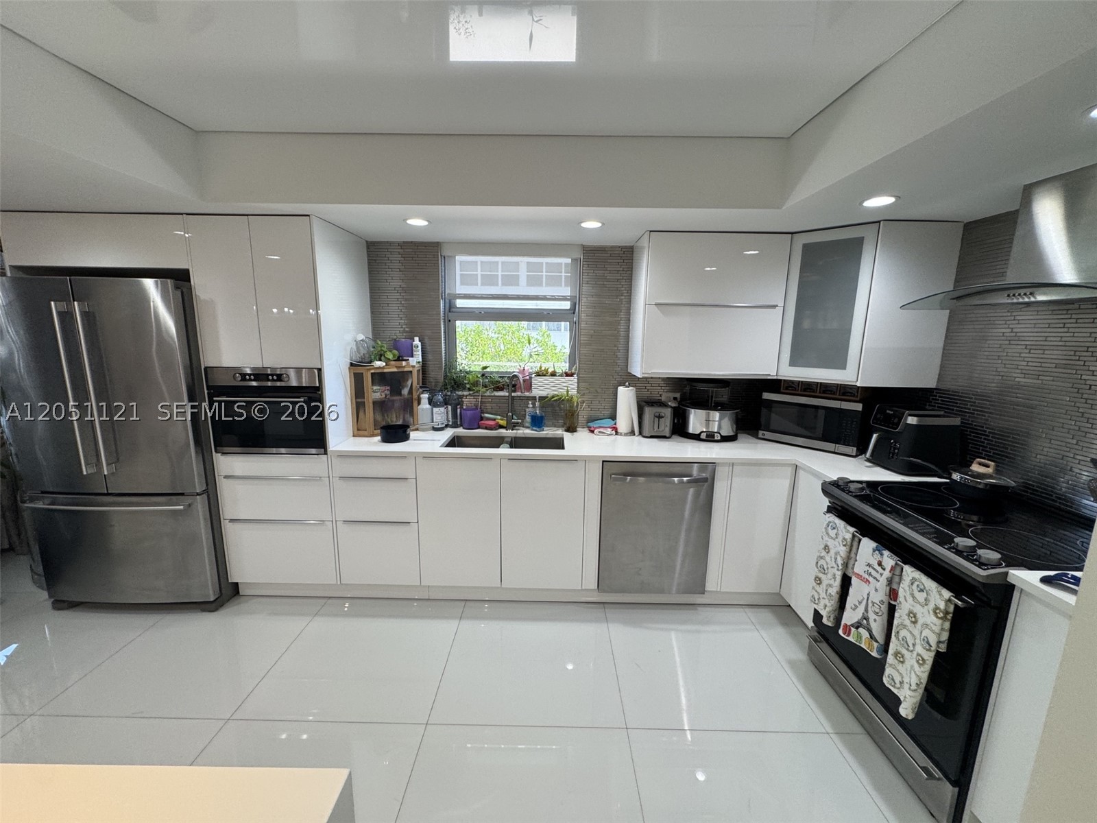 MALAGA TOWERS CONDO - Residential