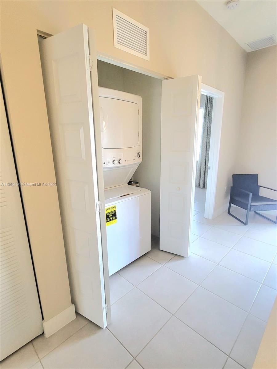 APEX AT PARK CENTRAL COND - Residential