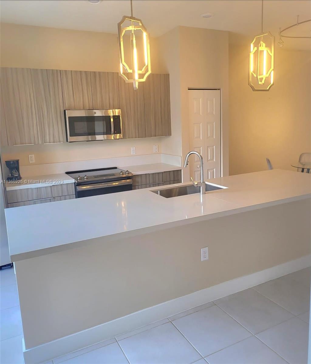 APEX AT PARK CENTRAL COND - Residential