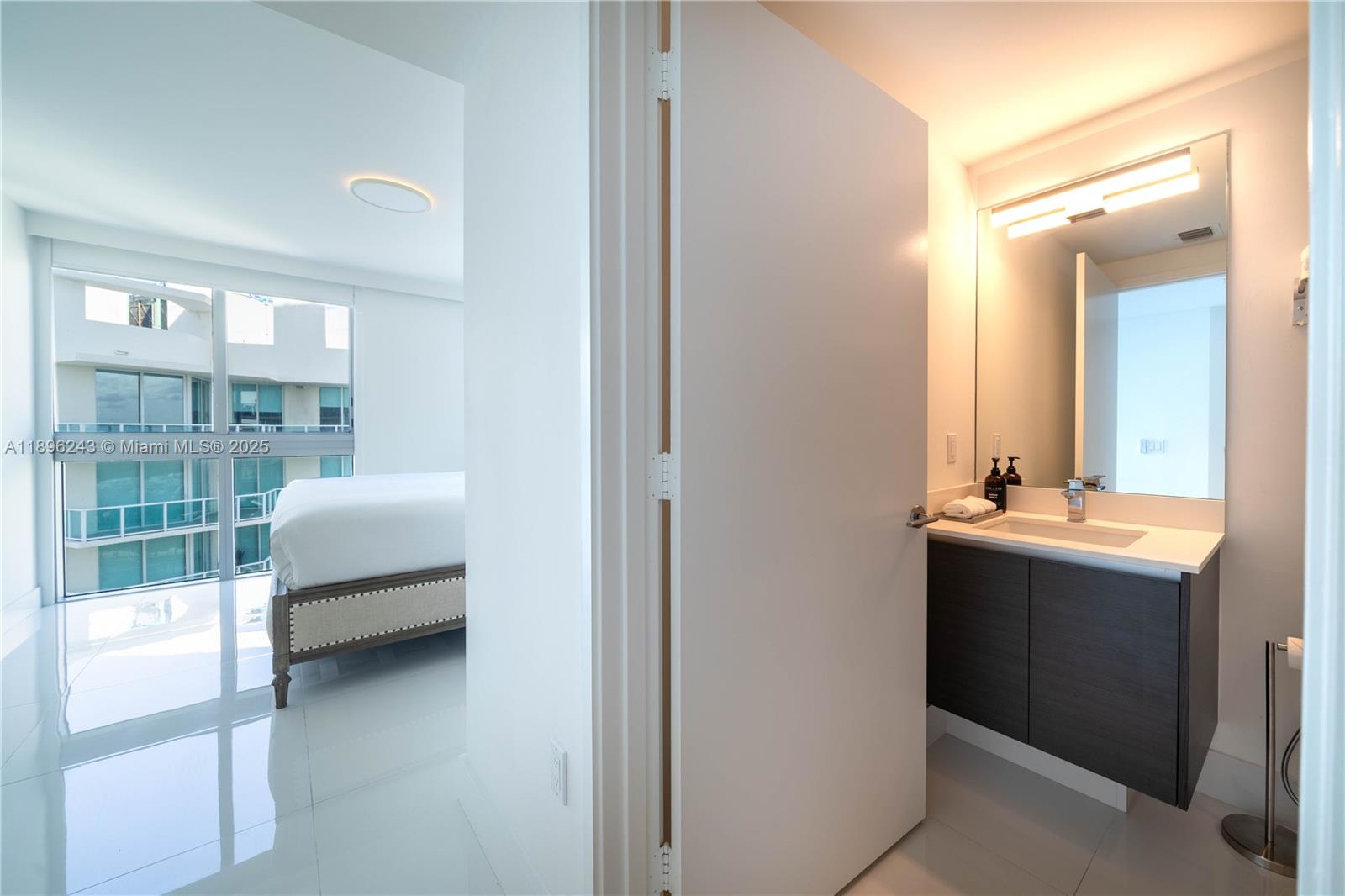 PARQUE TOWERS CONDO - Residential