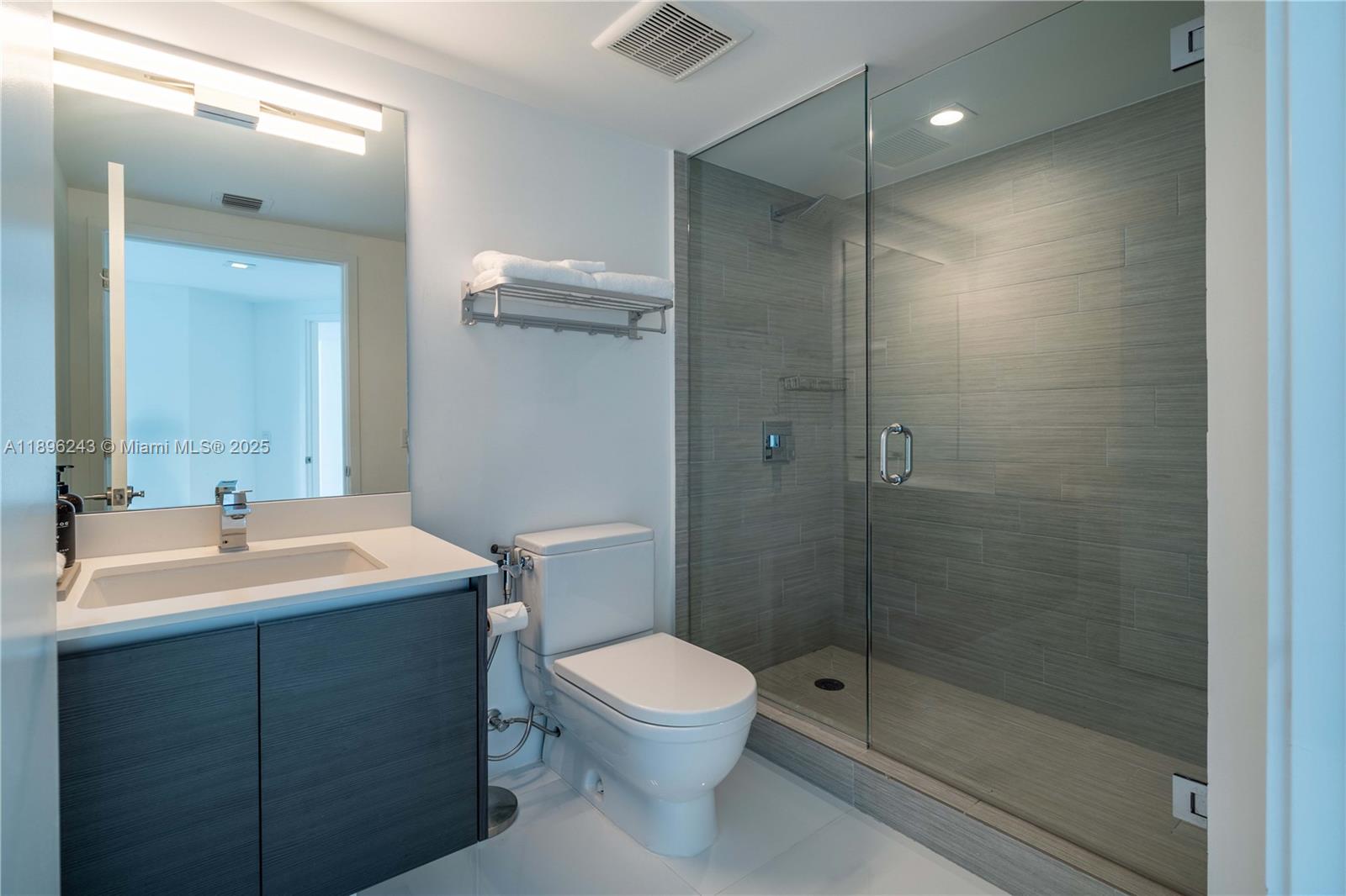 PARQUE TOWERS CONDO - Residential