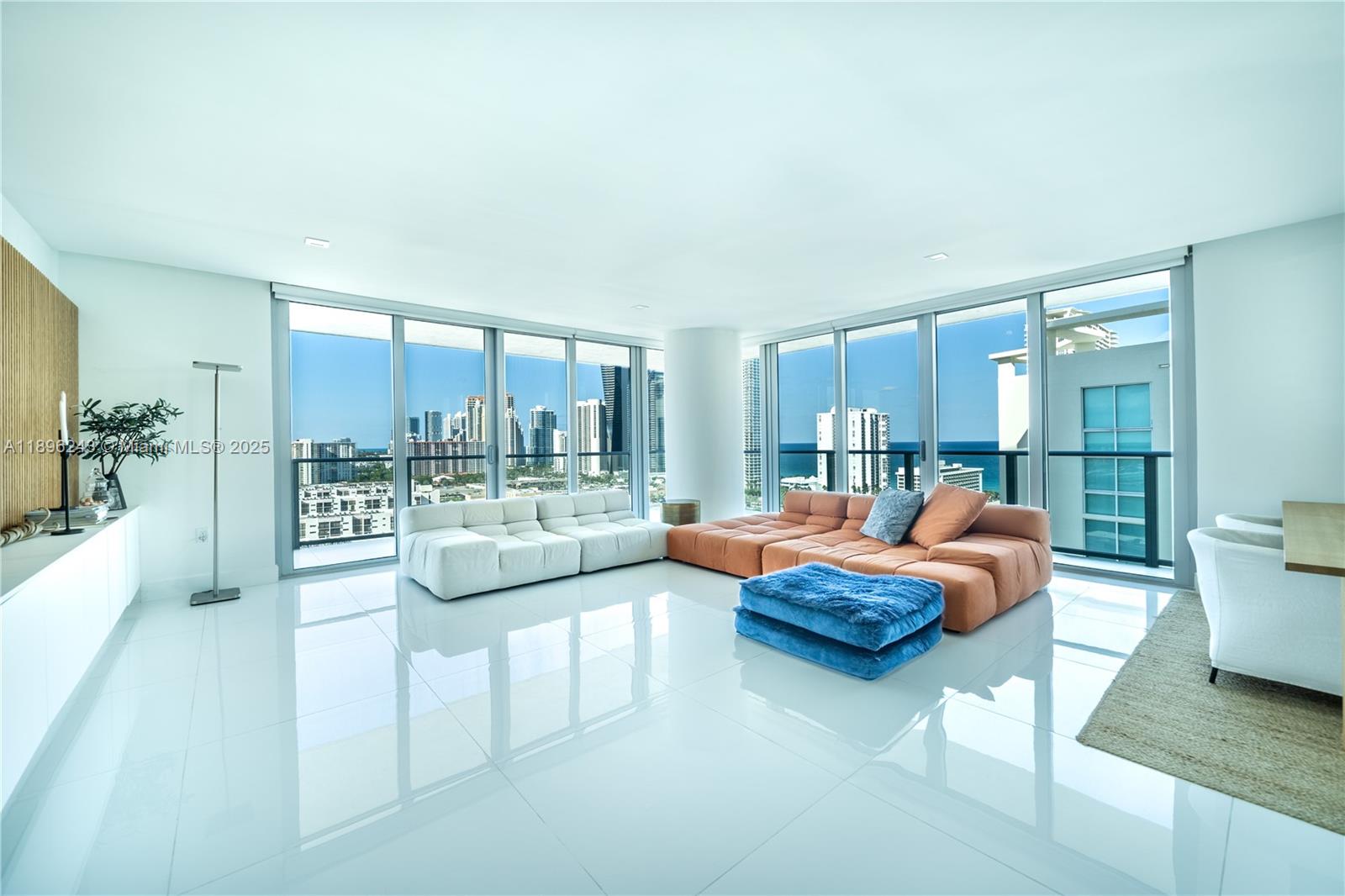 PARQUE TOWERS CONDO - Residential