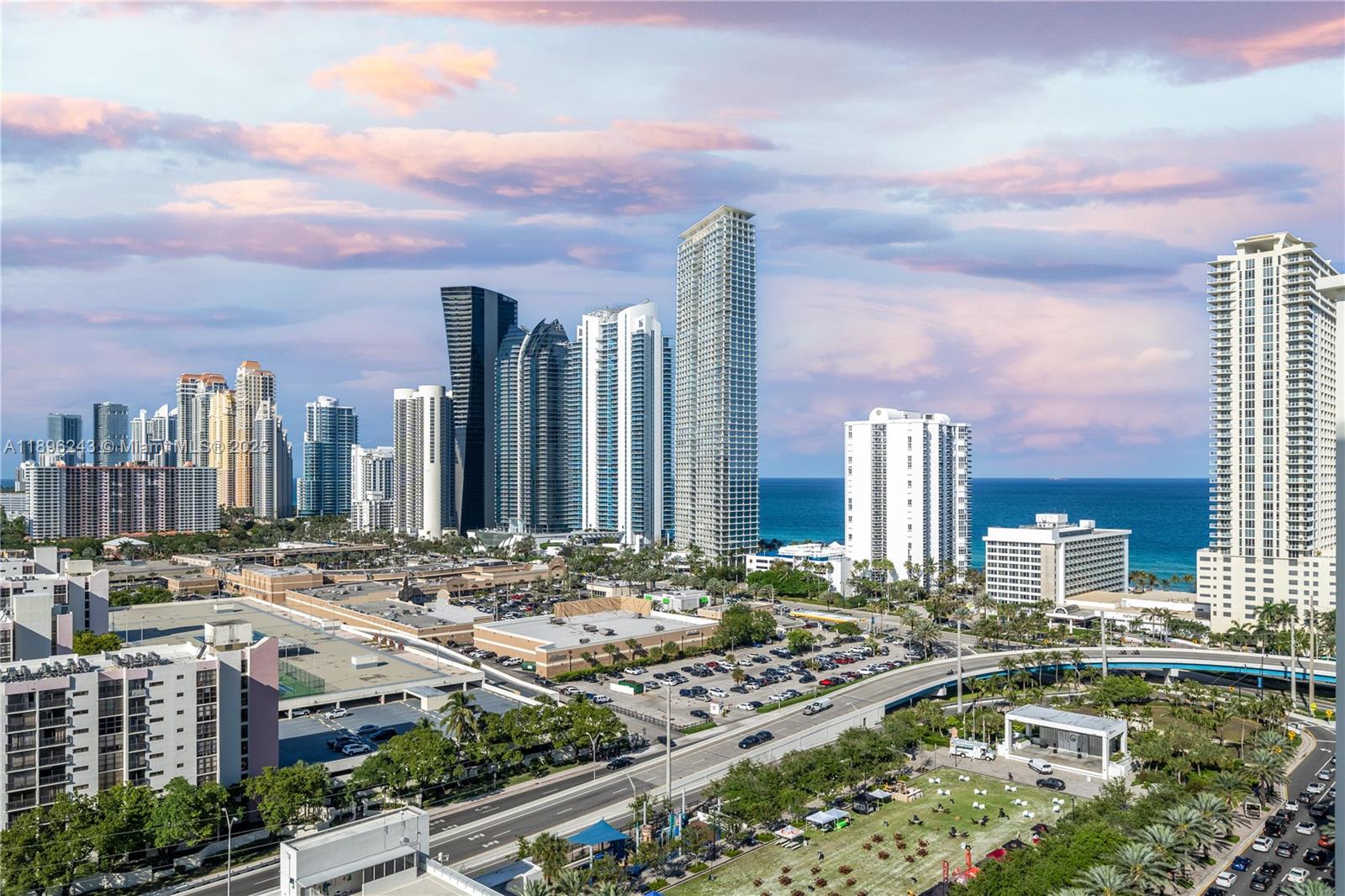 PARQUE TOWERS CONDO - Residential