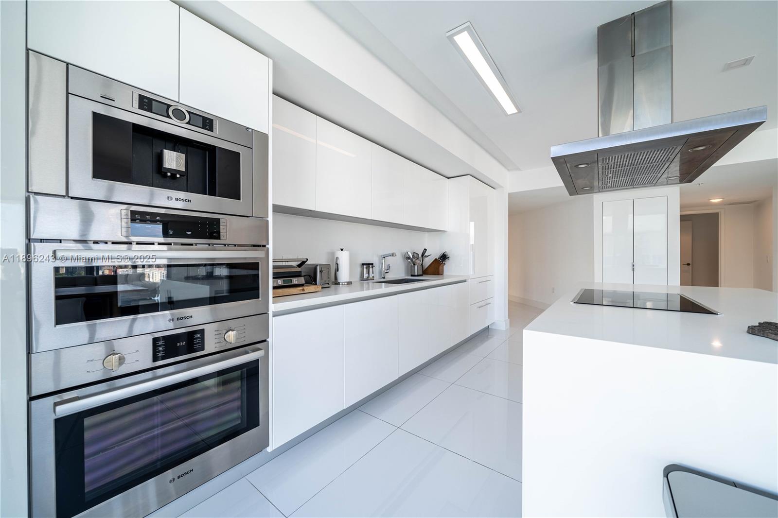 PARQUE TOWERS CONDO - Residential