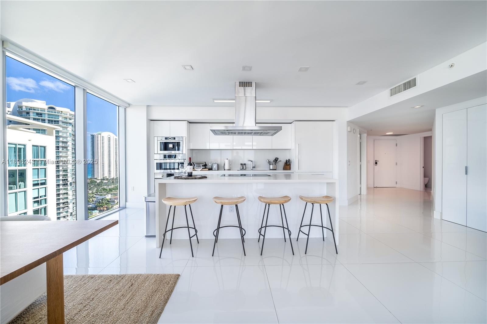 PARQUE TOWERS CONDO - Residential