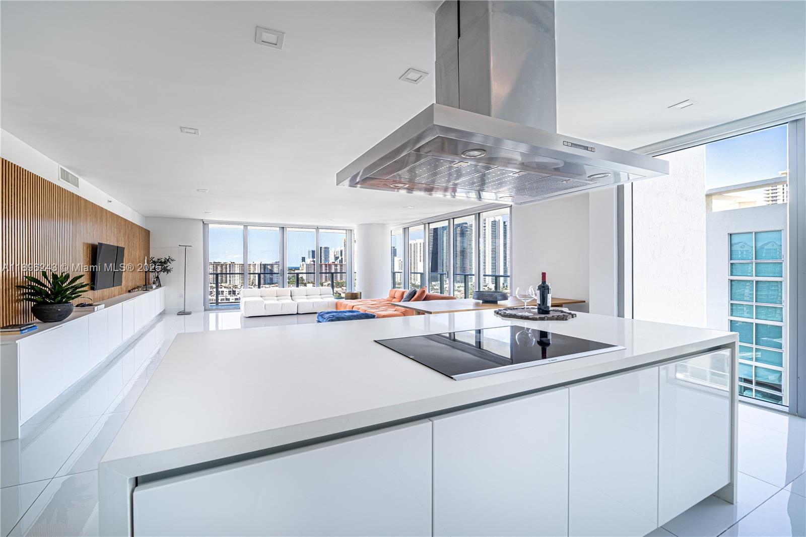 PARQUE TOWERS CONDO - Residential