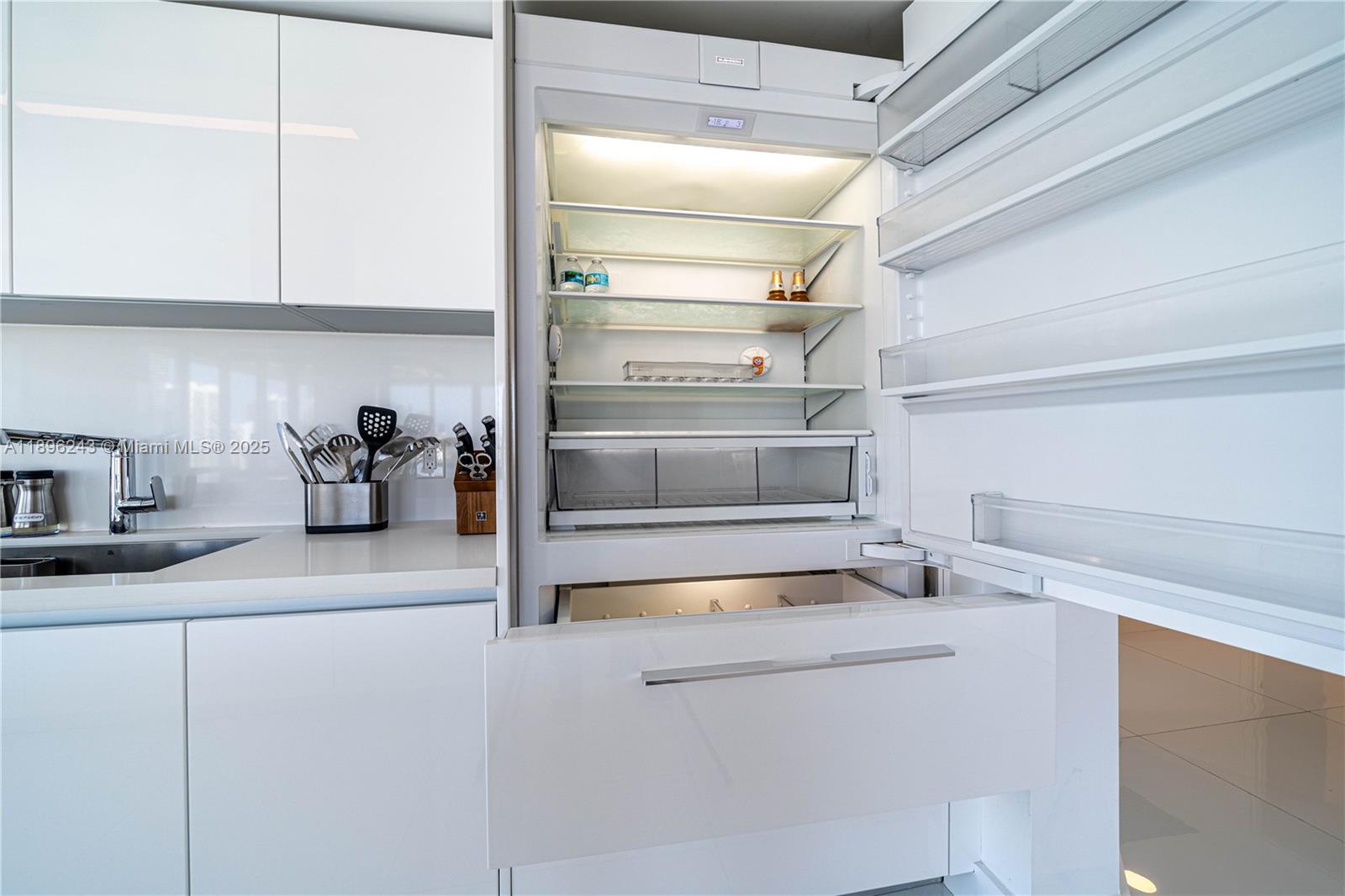PARQUE TOWERS CONDO - Residential