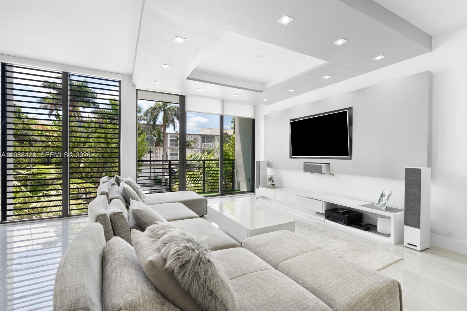 BAY HARBOR ISLAND - Residential