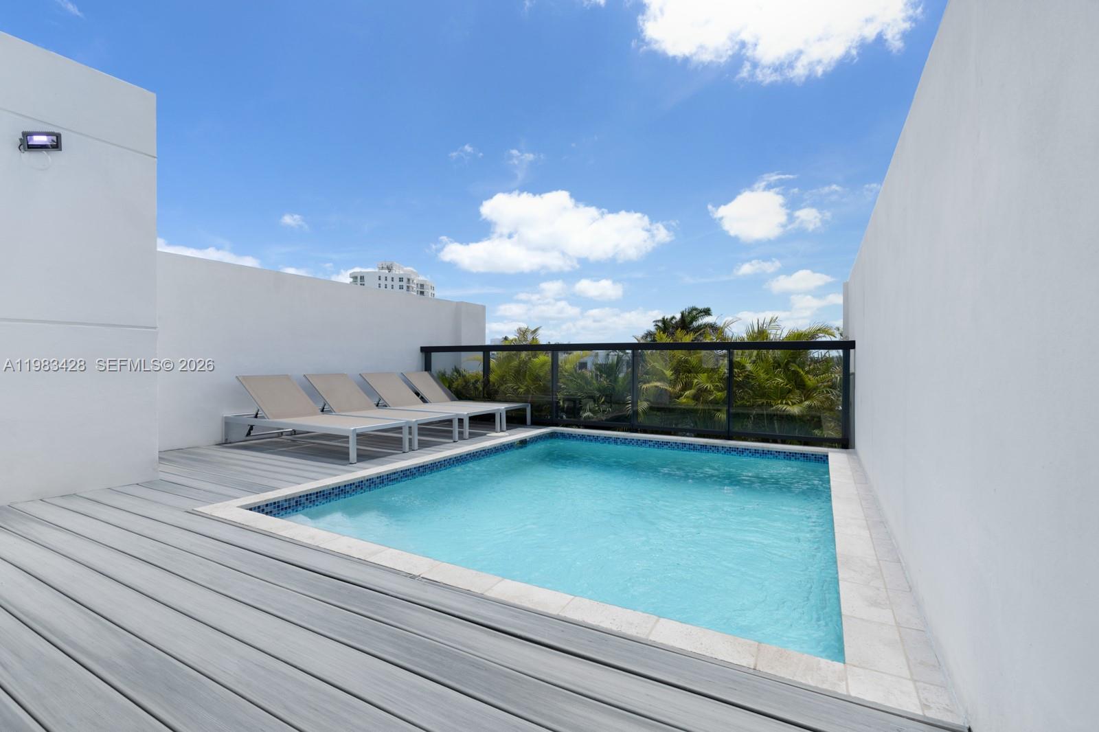 BAY HARBOR ISLAND - Residential
