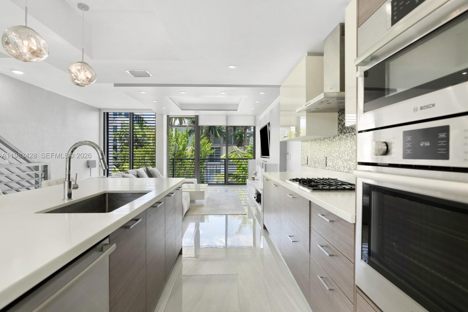 BAY HARBOR ISLAND - Residential