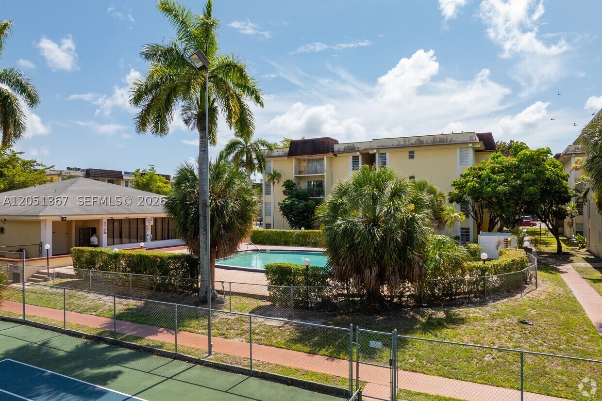 CAPRI GARDENS CONDO - Residential Lease