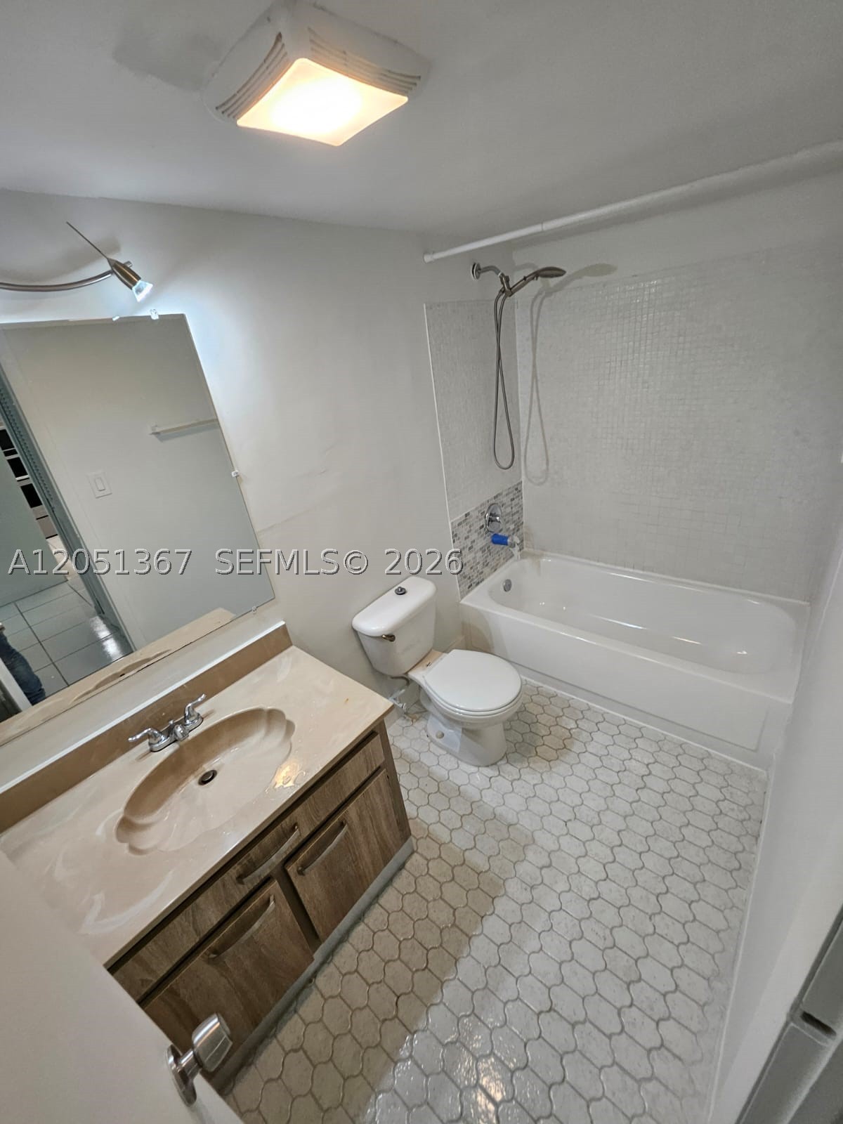 CAPRI GARDENS CONDO - Residential Lease