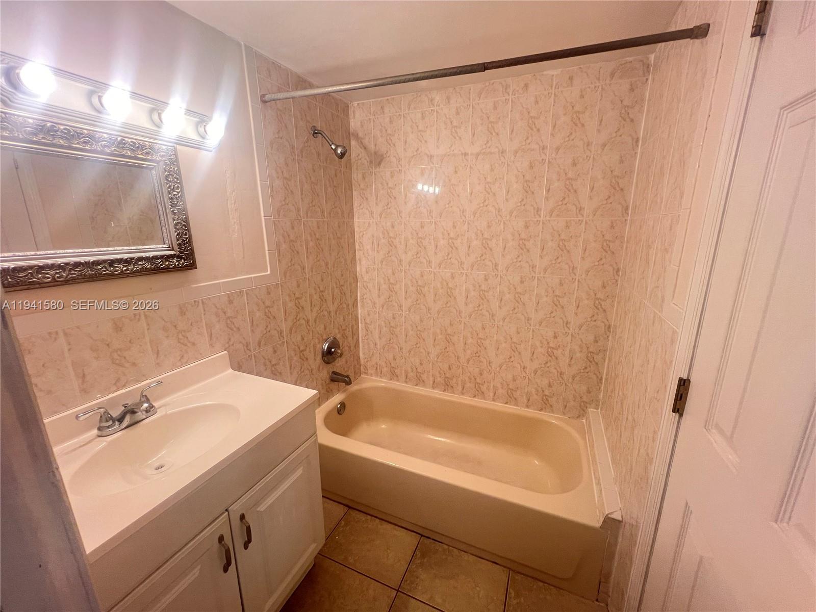 GOLD COAST CONDO - Residential