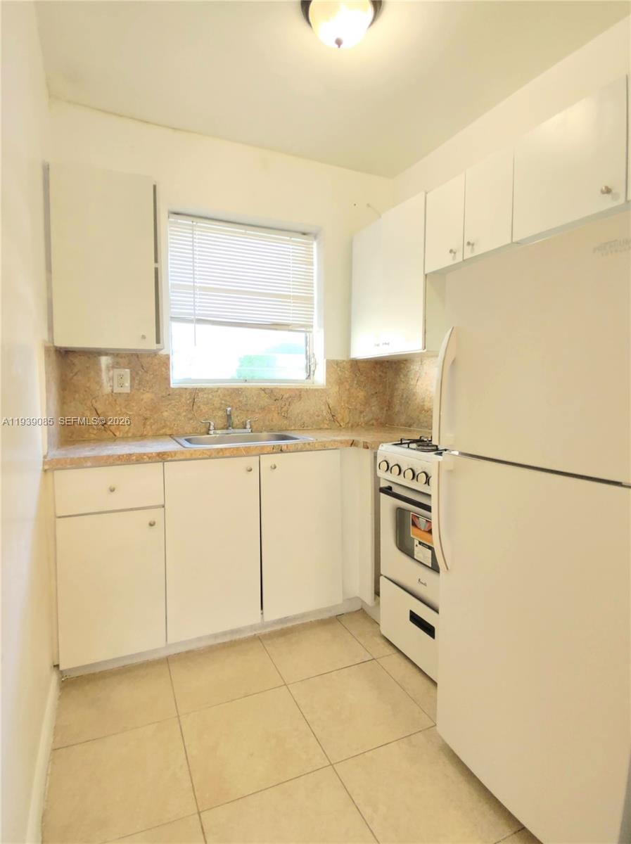 LAWRENCE ESTATES LAND COS - Residential Income
